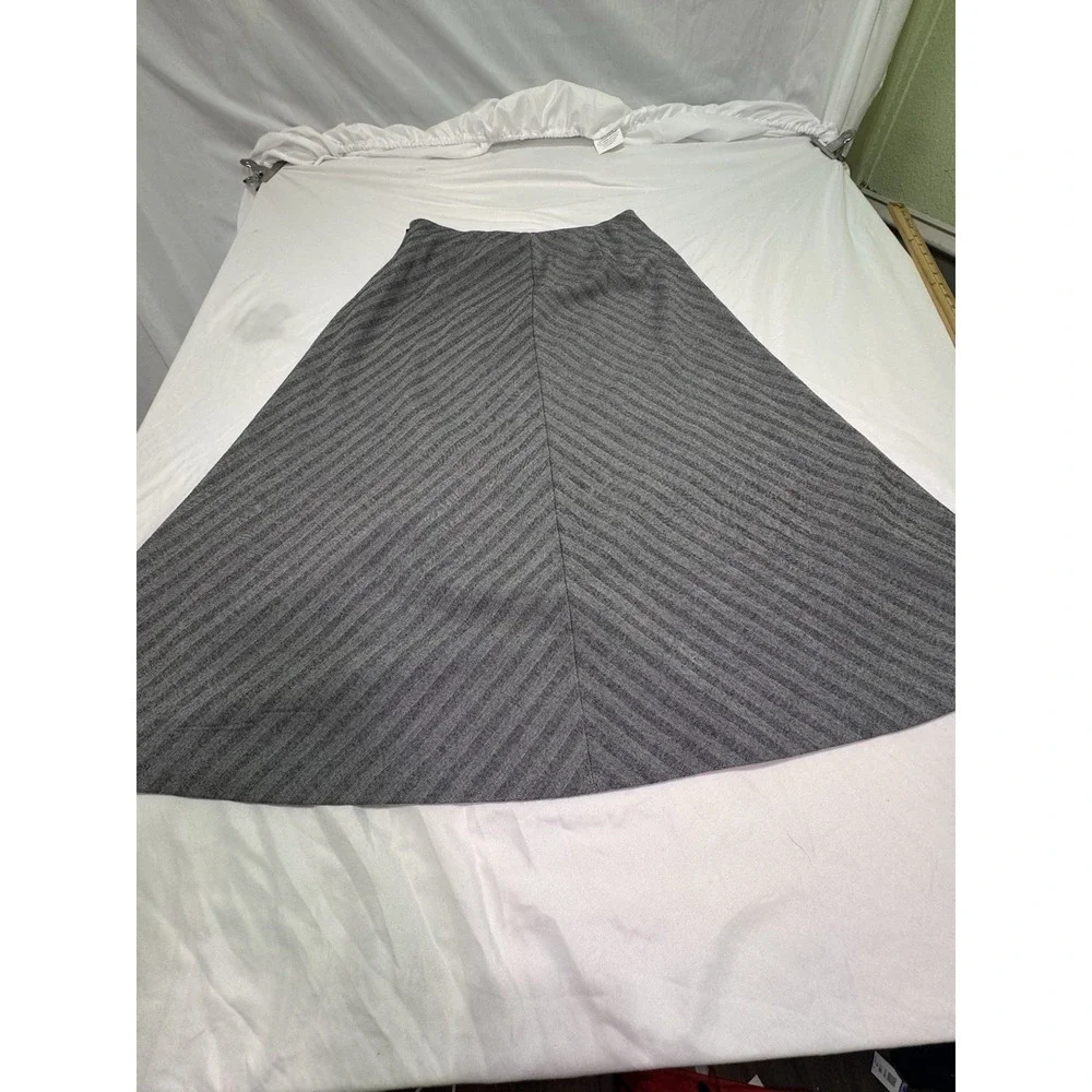 Eddie Bauer Women's Skirt Size 4 Gray Striped Long A-Line Y2K‎ Style Minimalist